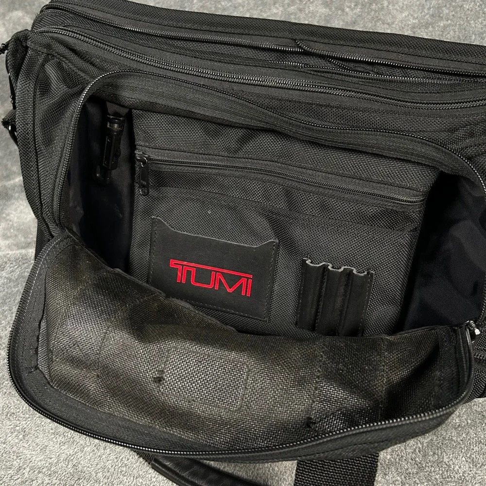 VTG Tumi Briefcase Messenger Laptop Bag Expandable Ballistic Nylon  Black USA